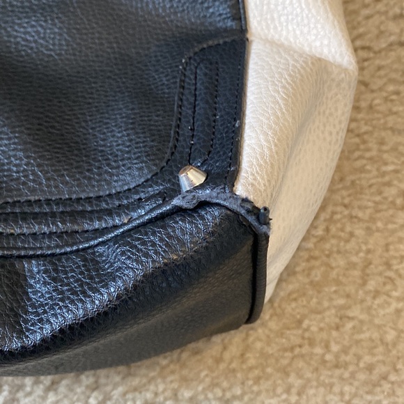 Jessica Simpson shoulder handbag - Picture 5 of 10